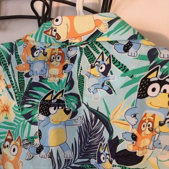 NEW Men's Bluey Button Up Medium (38/40) Short Sleeve Shirt - Picture 10 of 11